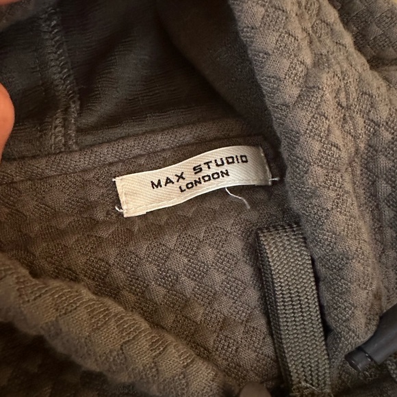 Max Studio ZipUp - Picture 2 of 3